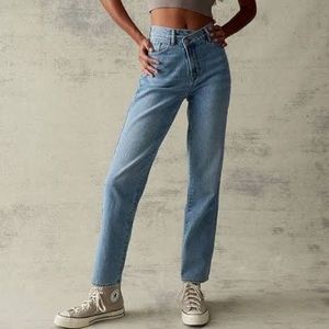 A&F Diagonal Zip High Rise Dad Jean